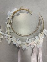 wunderschöne goldige Ringe zum Hängen Hochzeit