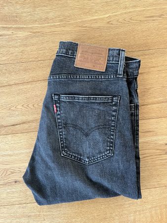 Levi's 512 Slim Tapered Jeans, W32 L30, Black Wash.