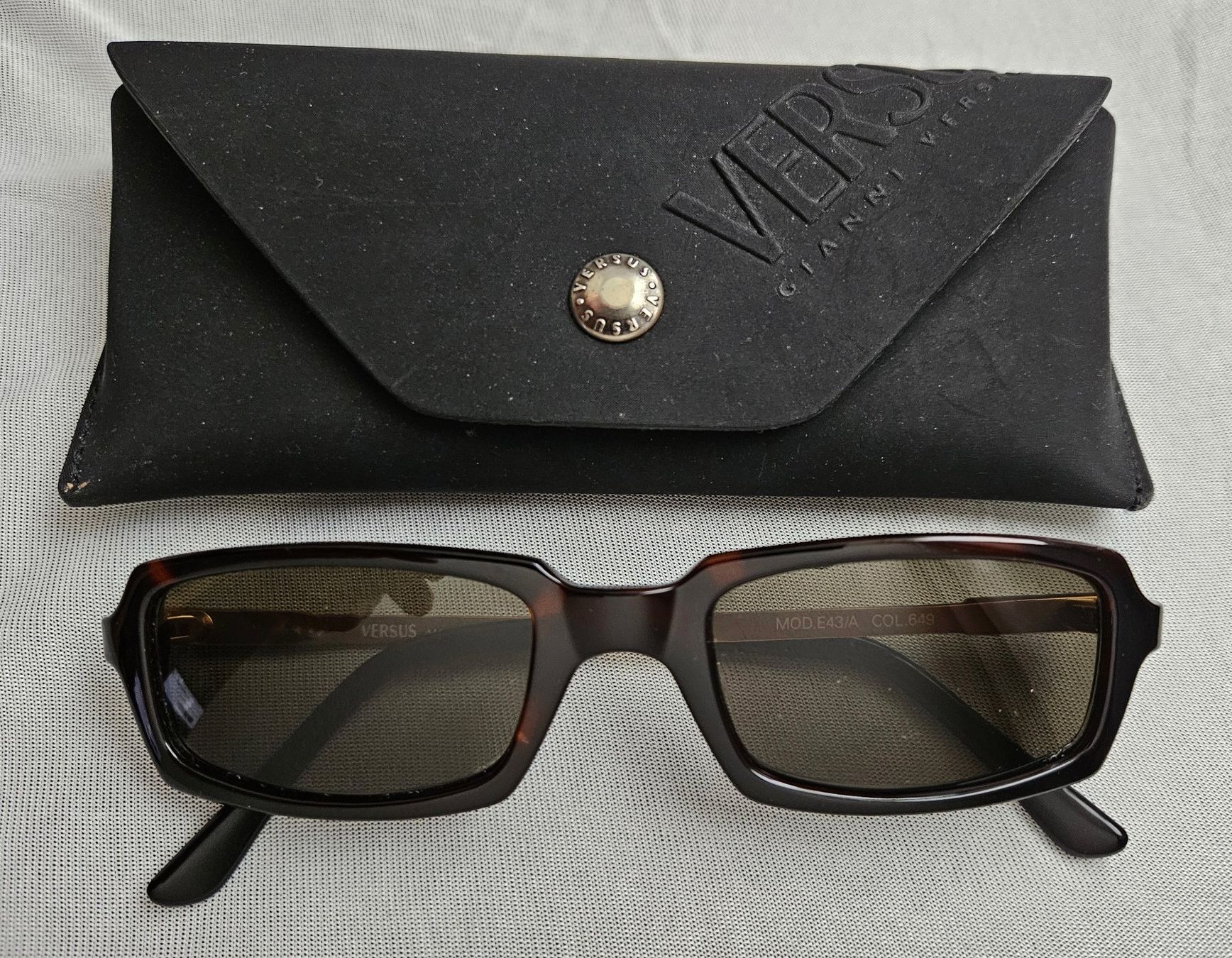 Versace Occhiali & Lenti: Sunglasses Versace Versus E43/A  COL.649 – Usato da Biel/Bienne venduto da ypslilon