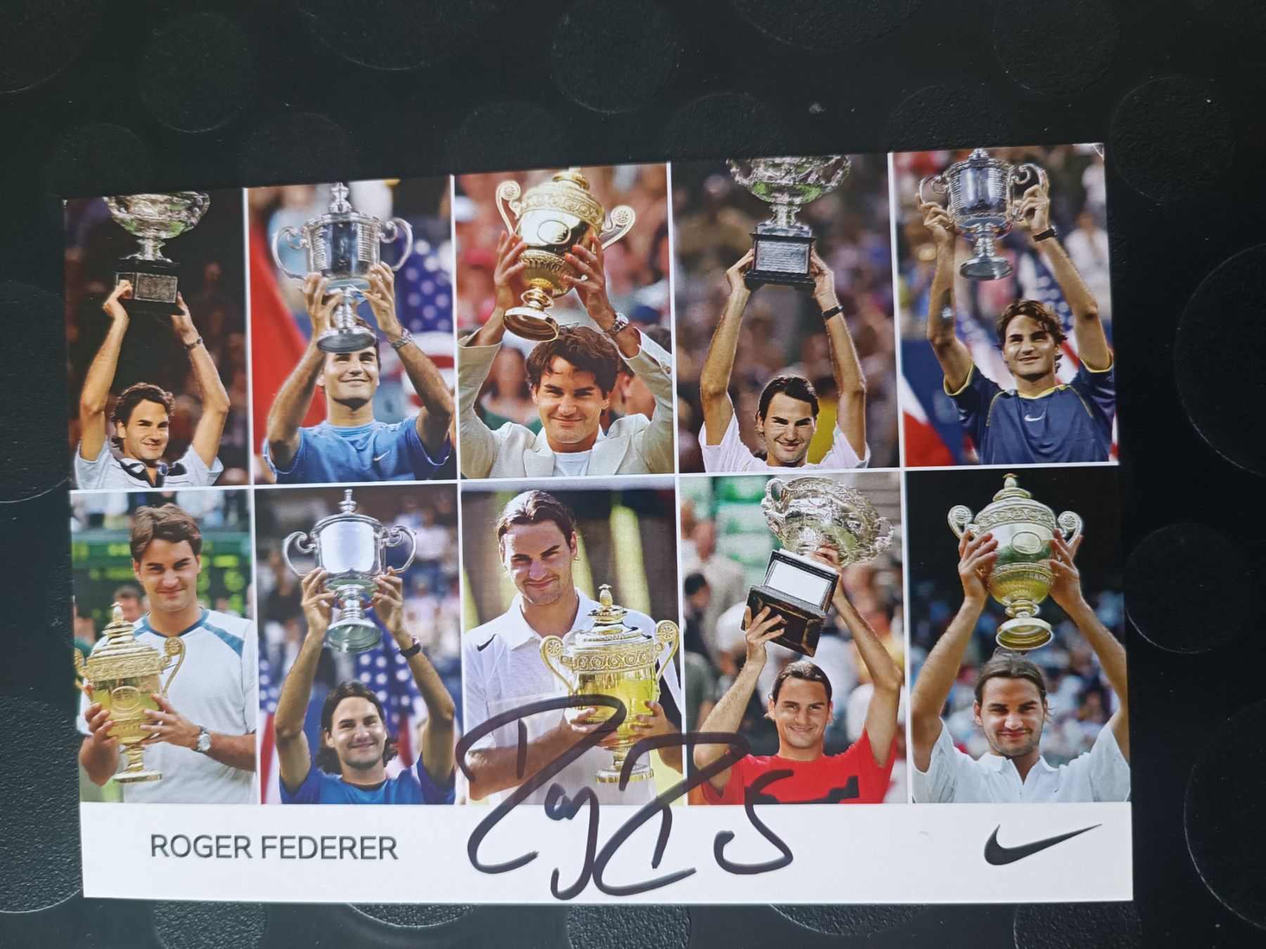 Autographes: Roger Federer - handsignierte alte  Nike Autogrammkarte – D'occasion à Menziken par Artographs