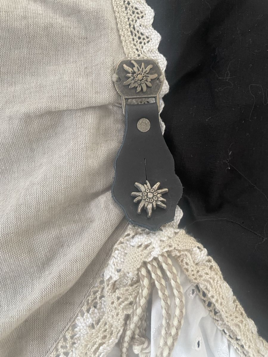 Costumi: Dirndl ungetragen Grösse 48/46 – Nuovo (secondo la descrizione) da Amriswil venduto da einkaufverkauf 3