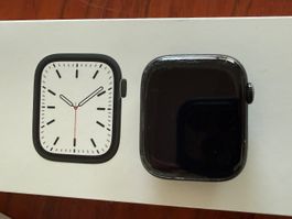 Smartwatch Apple 7 in Grün Gebraucht mit Ladekabel