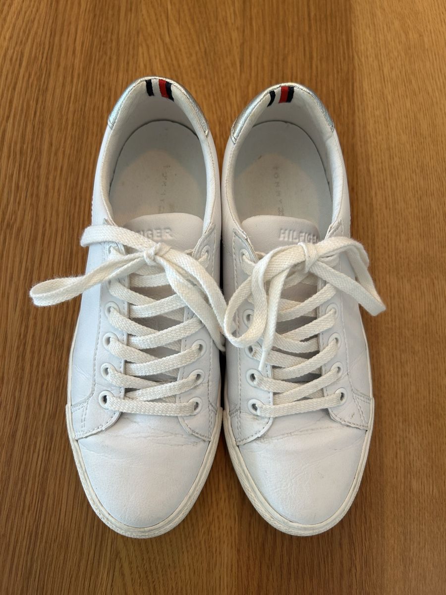 Tommy Hilfiger Damenschuhe: Tommy Hilfiger Sneaker Grösse 37 Weiss – Gebraucht aus Schwarzenbach SG von bienchen22 1