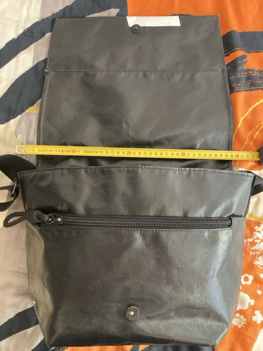 Freitag Taschen: Messenger Bag Black & White   – Gebraucht aus Zürich von sele_x 3