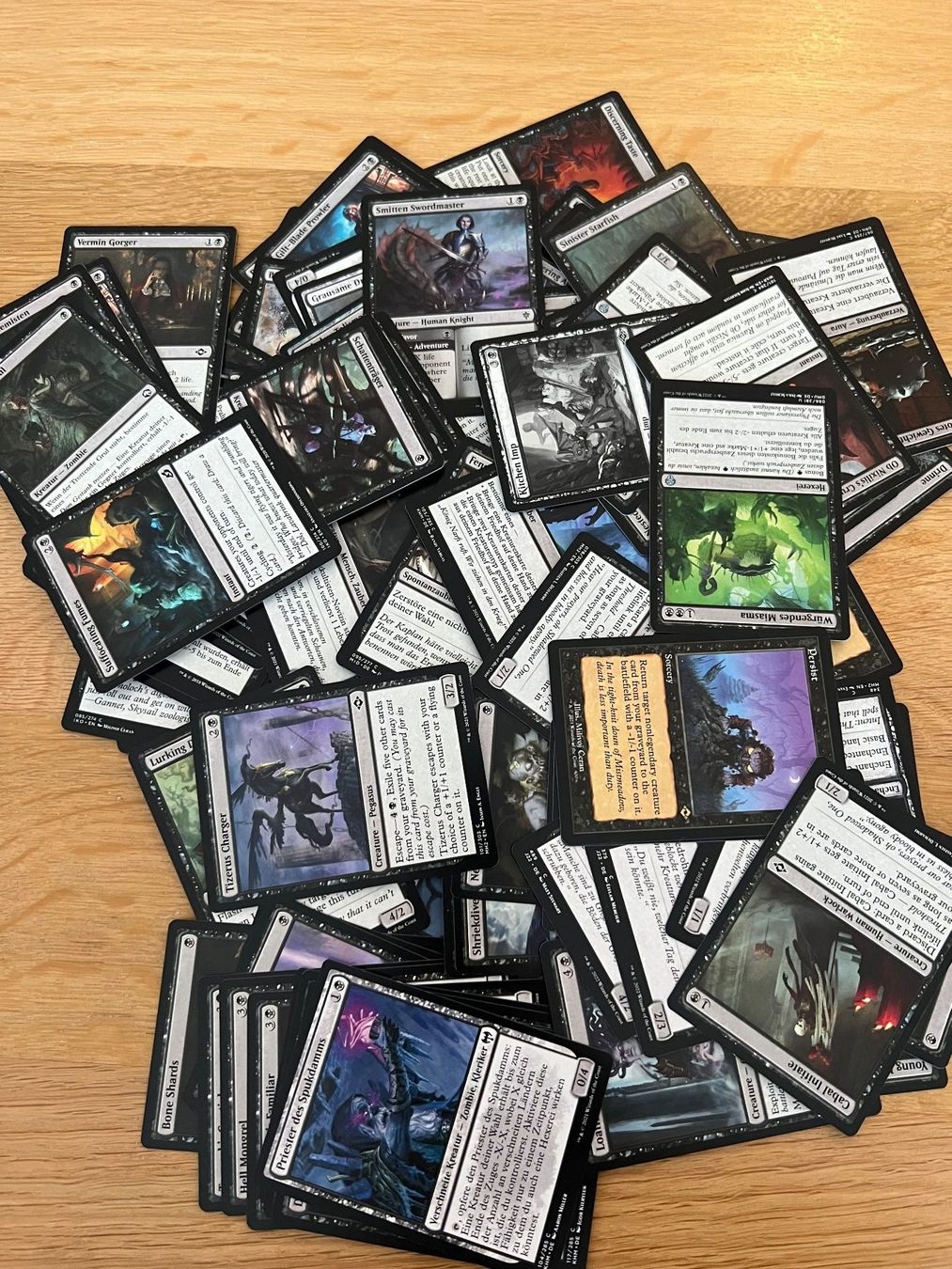 Cartoline: 100 zufällige Magic Karten Farbe schwarz + 10 Land Karten – Nuovo (secondo la descrizione) da Richterswil venduto da Busanca 1