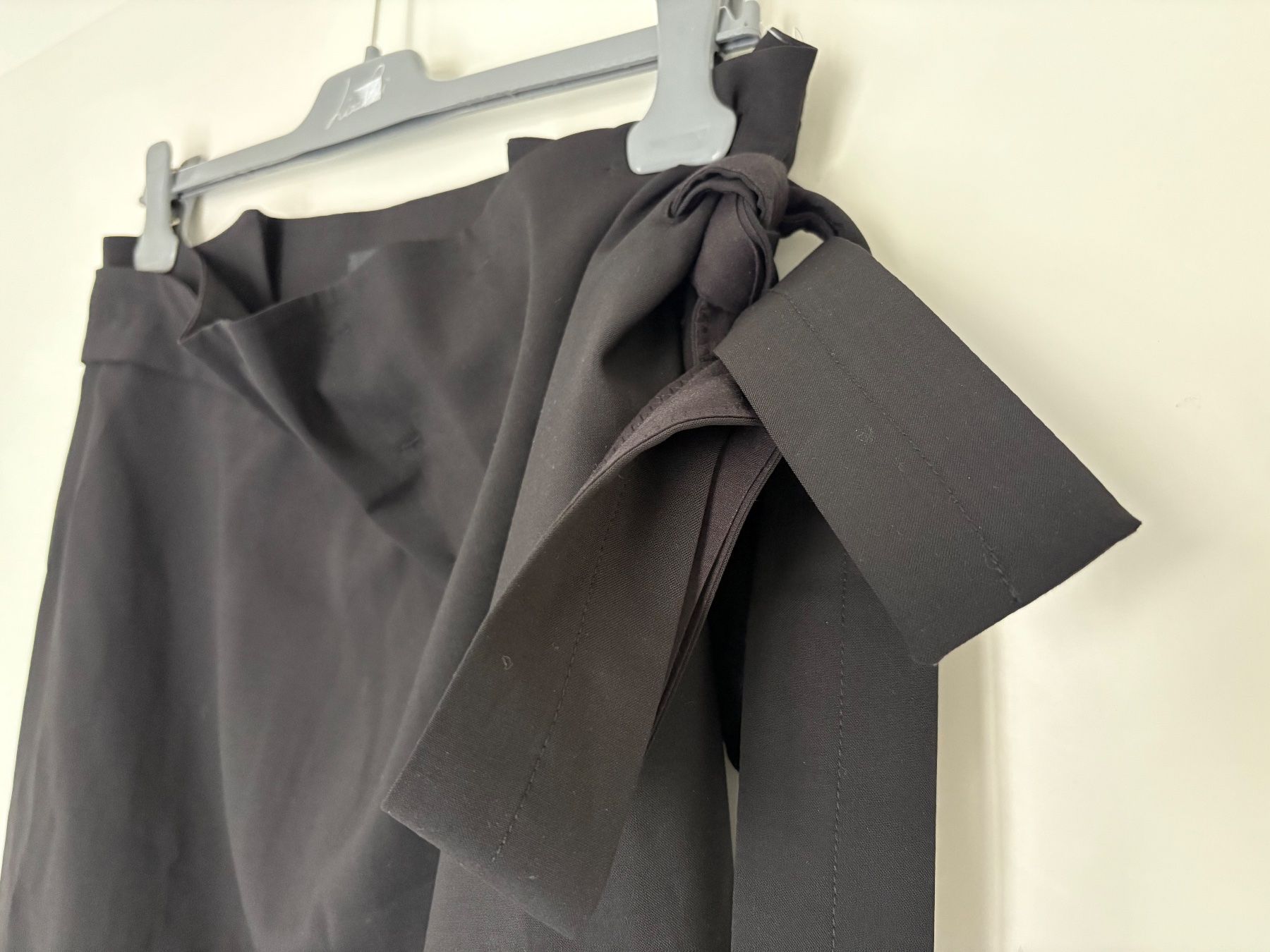 Cos Gonne: COS Skirt 68 % Wool size 34 – Usato da Muzzano venduto da Sidney_3 2