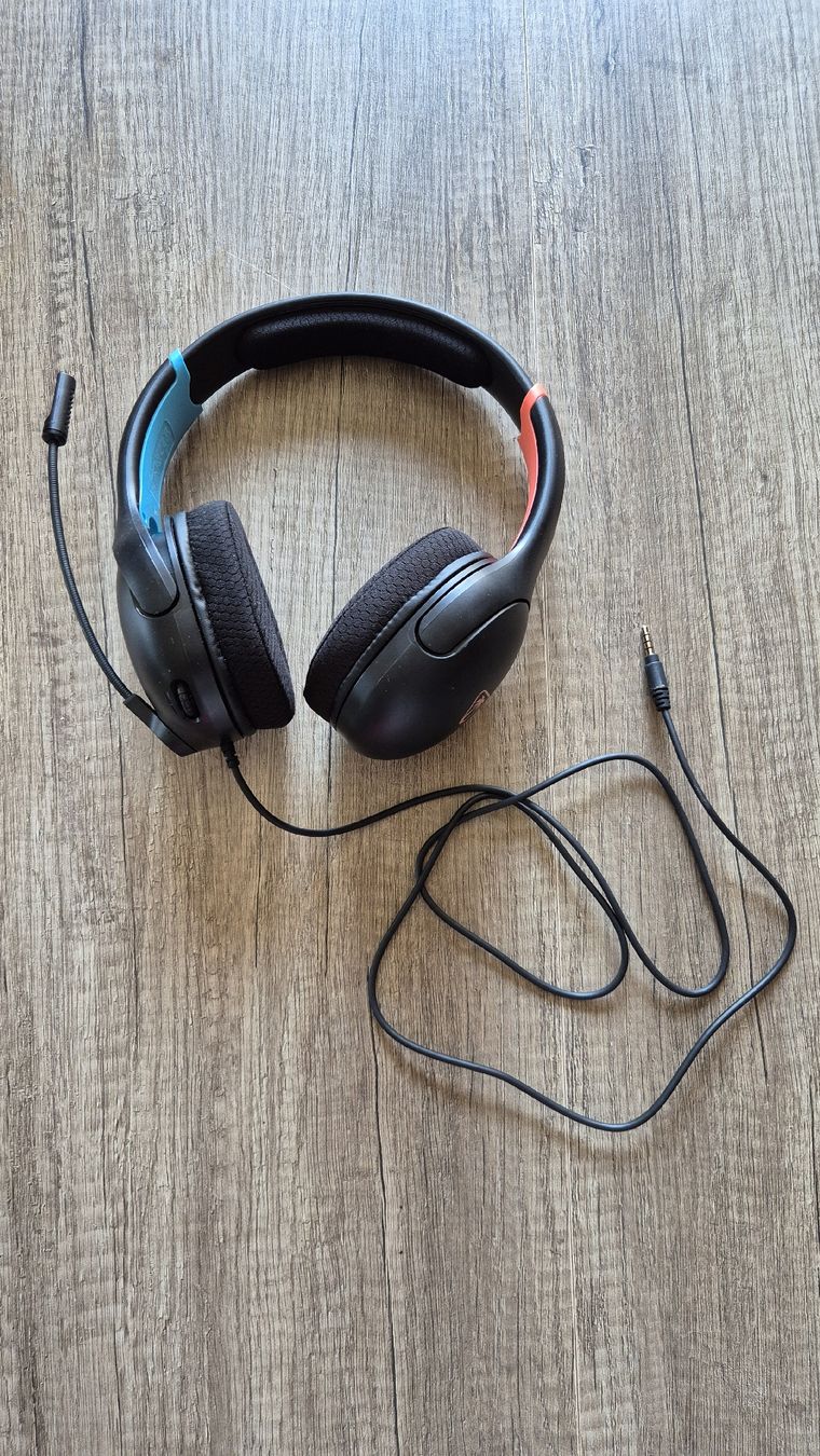 Cuffie: Gaming Headset mit Mikrofon Schwarz/Blau/Orange – Usato da Winterthur venduto da Striegelbox