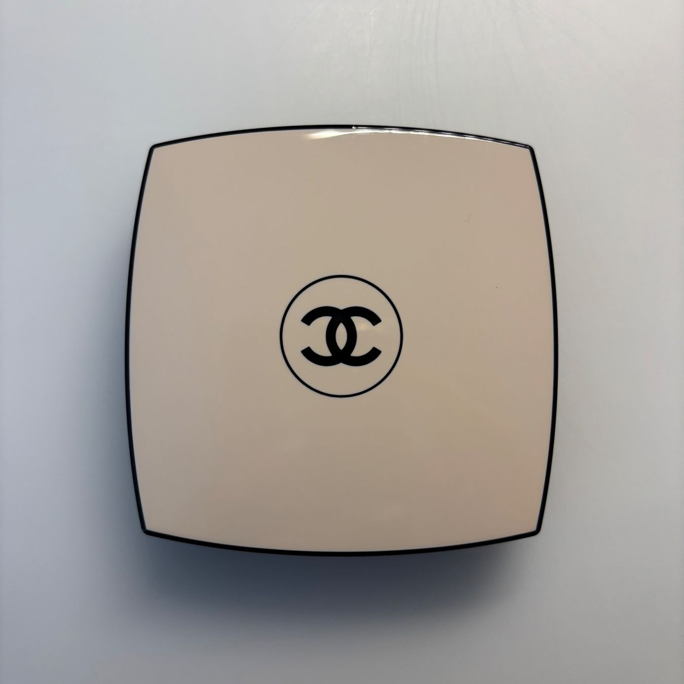 Chanel Make-up: NEU: Chanel Kompakt-Puder – Nuovo (secondo la descrizione) da Hinterkappelen venduto da hex_4vw 4