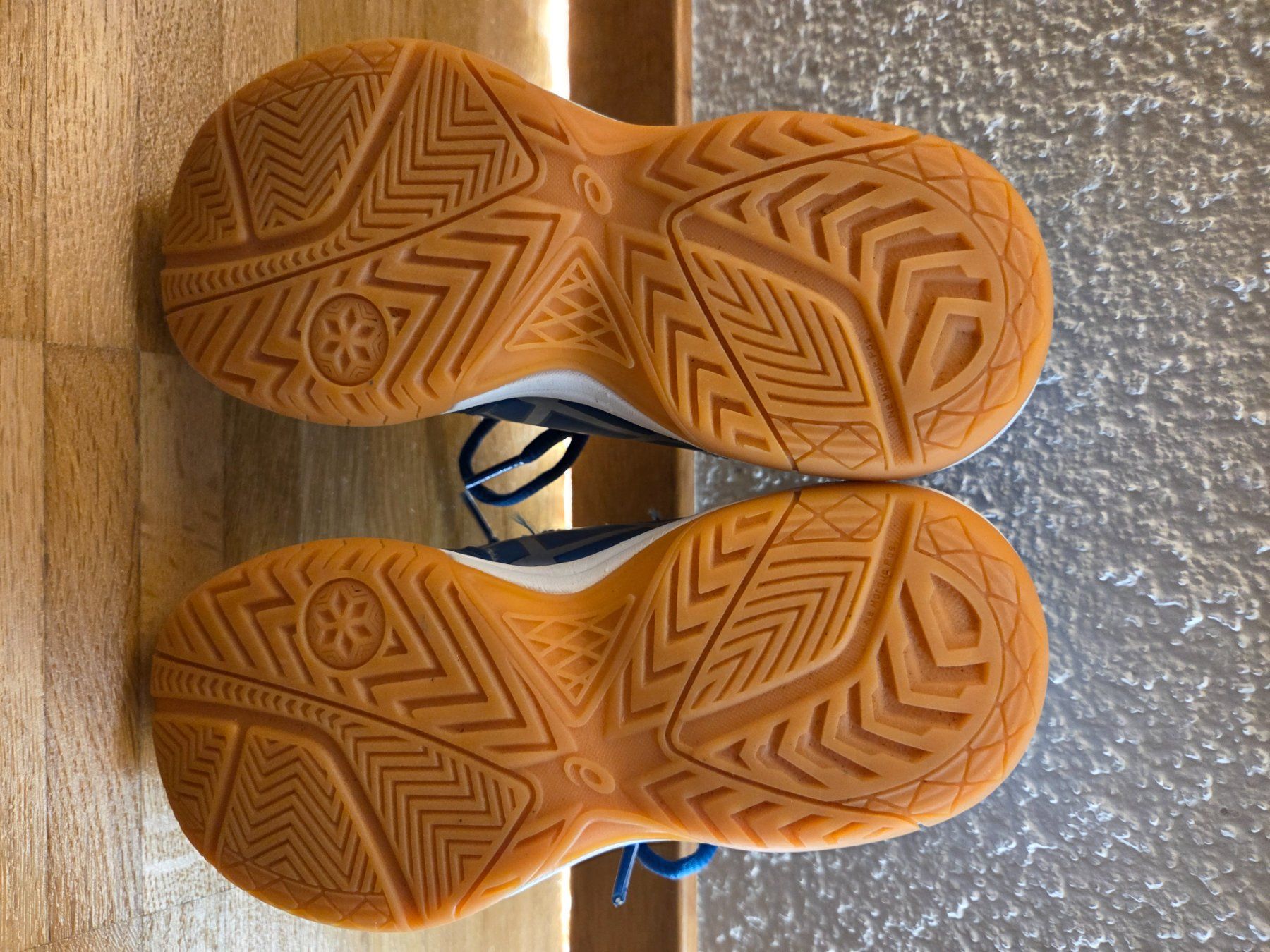 Asics Scarpe per ragazzi: Asics Hallenschuhe Gr. 32.5 – Usato da Bülach venduto da Goldfishli 2