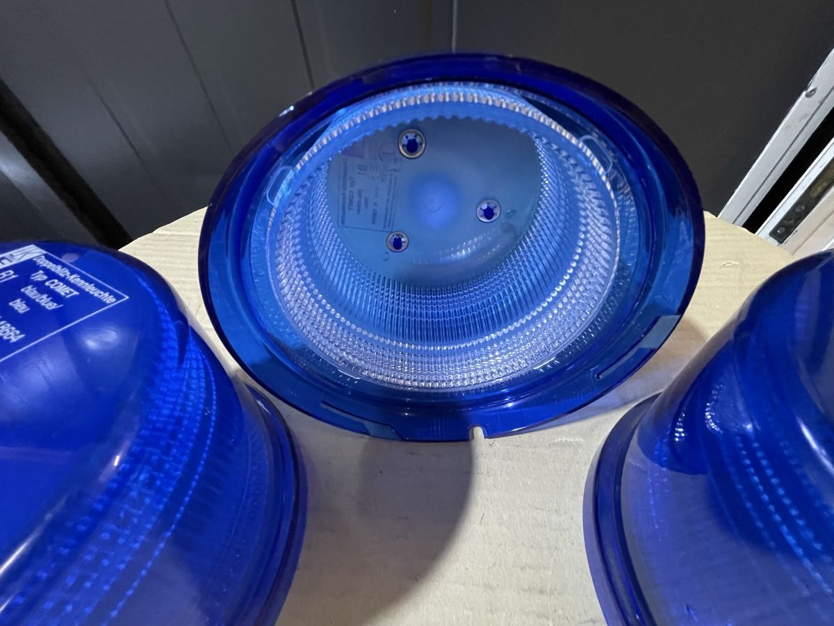 Lampes: Blaulicht-Hauben – D'occasion à Hochfelden par 427sc 2