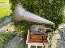 sehr seltenes antikes Grammophone / Phonograph