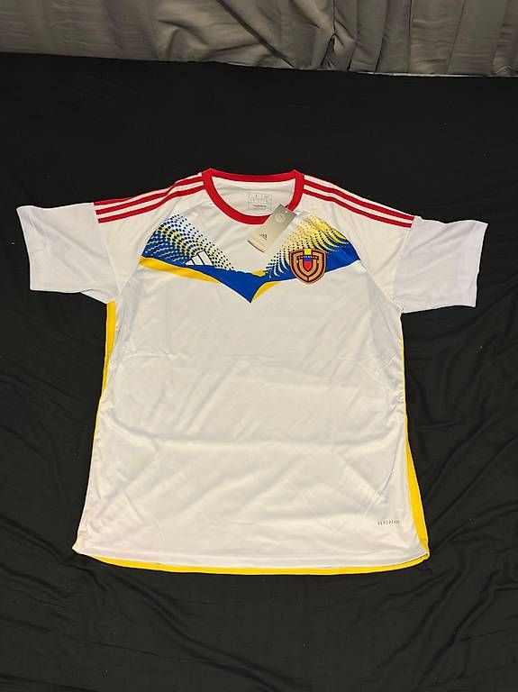 Leibchen & Hosen: Maillot Venezuela – Gebraucht aus Montreux von Dmelen01 2
