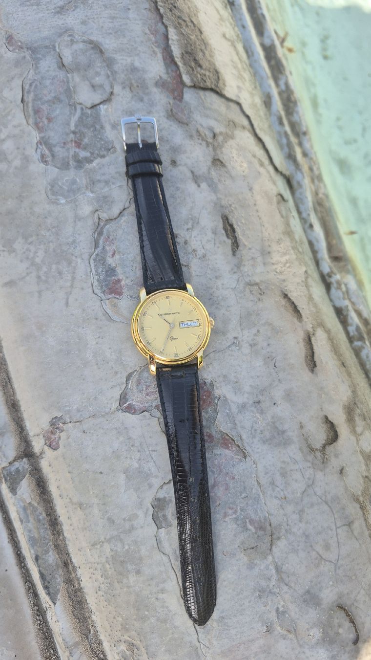 Eterna Orologi: Eterna-Matic Opera vintage calendrier jour-date – Nuovo (secondo la descrizione) da Yvonand venduto da rib_mxj9 5