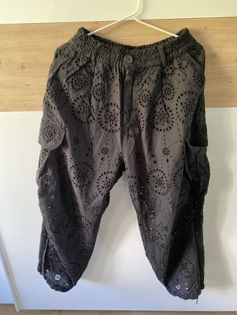 Zara XS Black Eyelet Capri Pants - Boho Chic Summer!