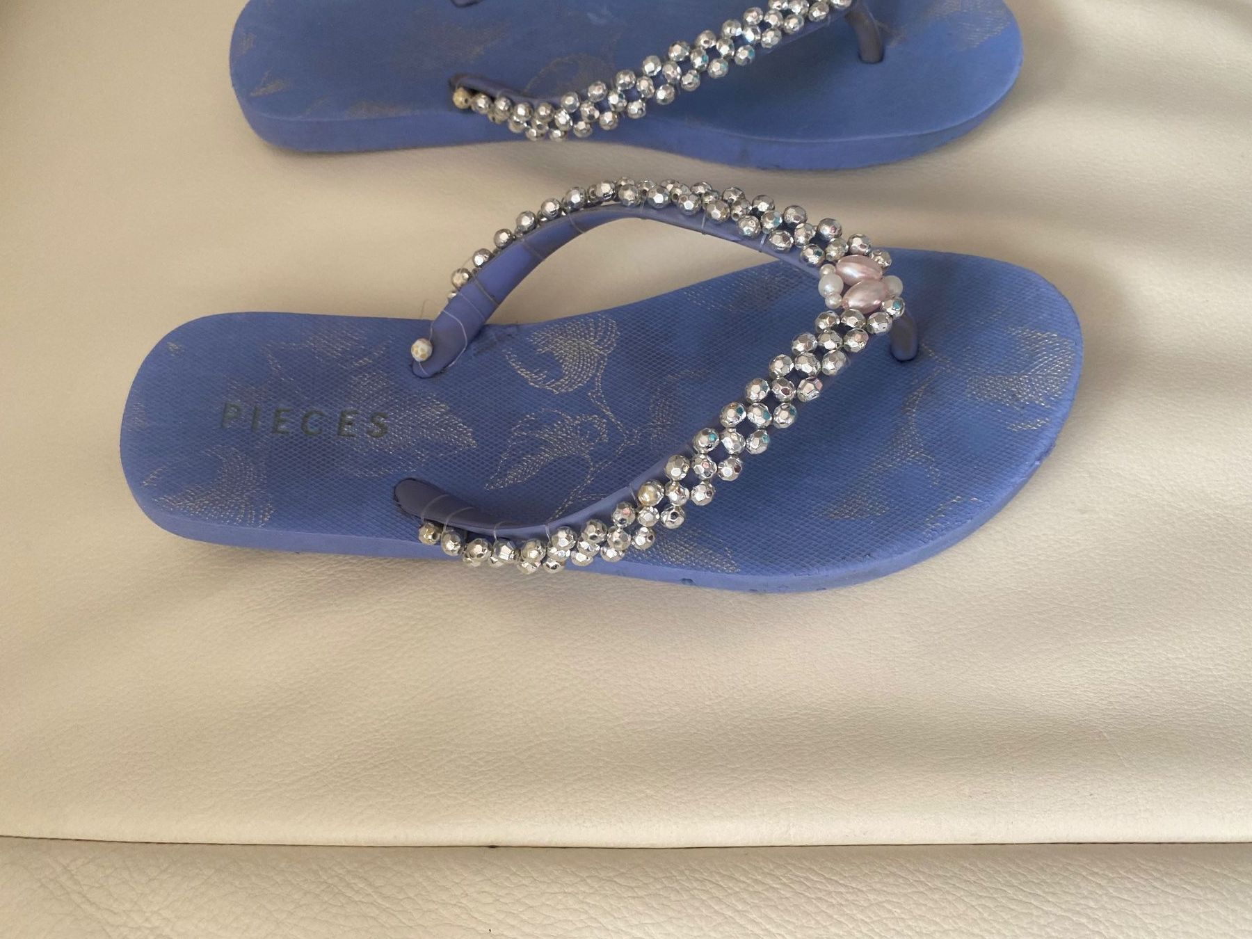 Pieces Scarpe da donna: SUMMERTIME - stylische Flip-Flops mit Perlen/Décor, 38 – Usato da Winkel venduto da ferrari2022 1