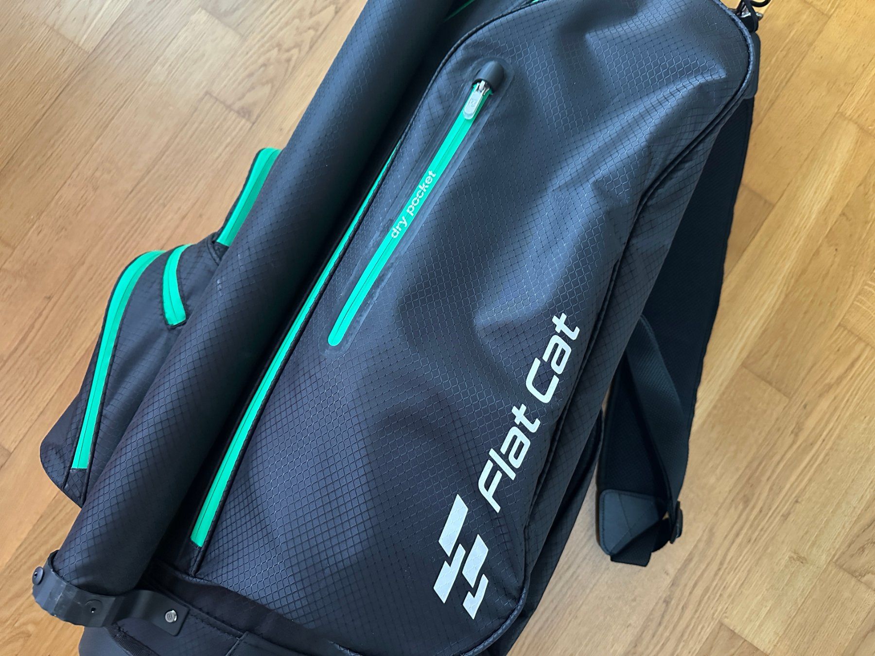 Mazze & Set: Flat Cat Light Fit Sac de Golf Neuf – Nuovo (secondo la descrizione) da Lausanne venduto da brixton 2