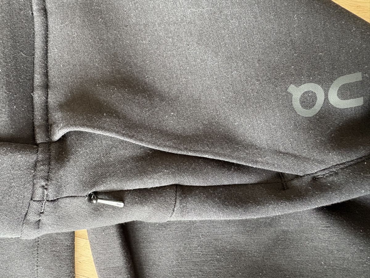 Pantaloni: ON run on clouds sweatpants – Usato da Rombach venduto da akiromay 6