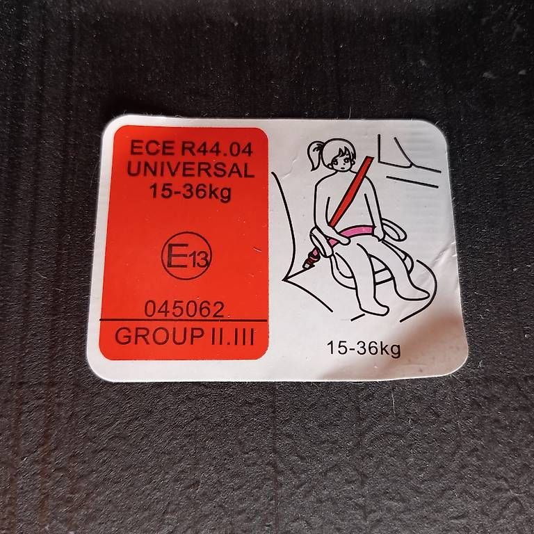 Seggiolini per auto: Kindersitz 15 - 36 kg – Usato da Mötschwil venduto da got_kss6 1