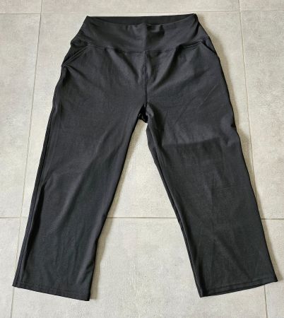 Sporthose/Hose nicht ganz lang glänzend/Stretch,Gr. L,NEU
