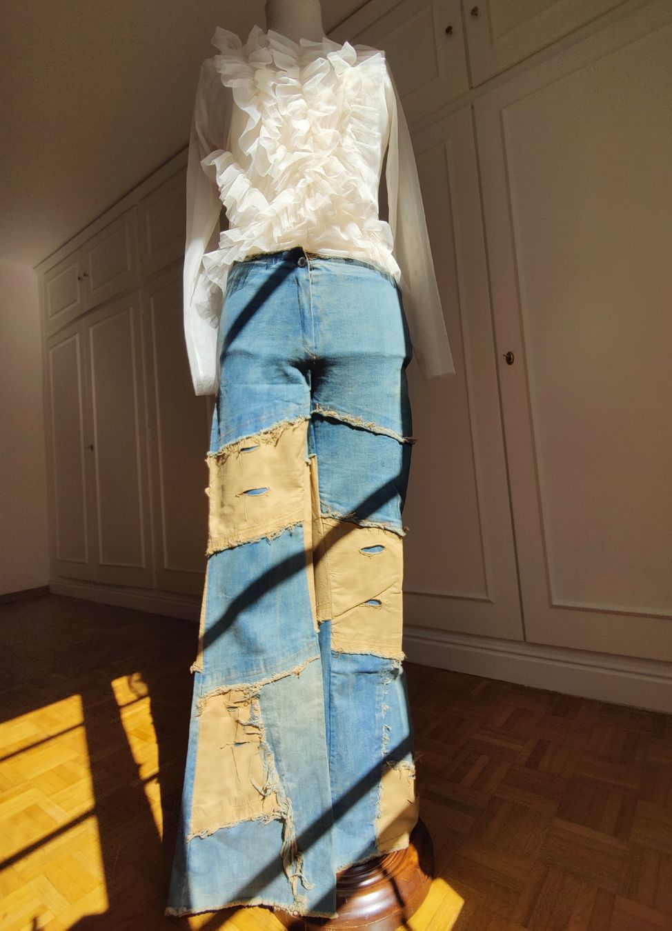 Jeans: Y2K Distressed Patchwork Flared Jeans Stretchy – D'occasion à La Tour-de-Peilz par dAutrefois