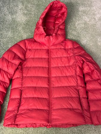 Uniqlo Ultra Light Down S Women Red