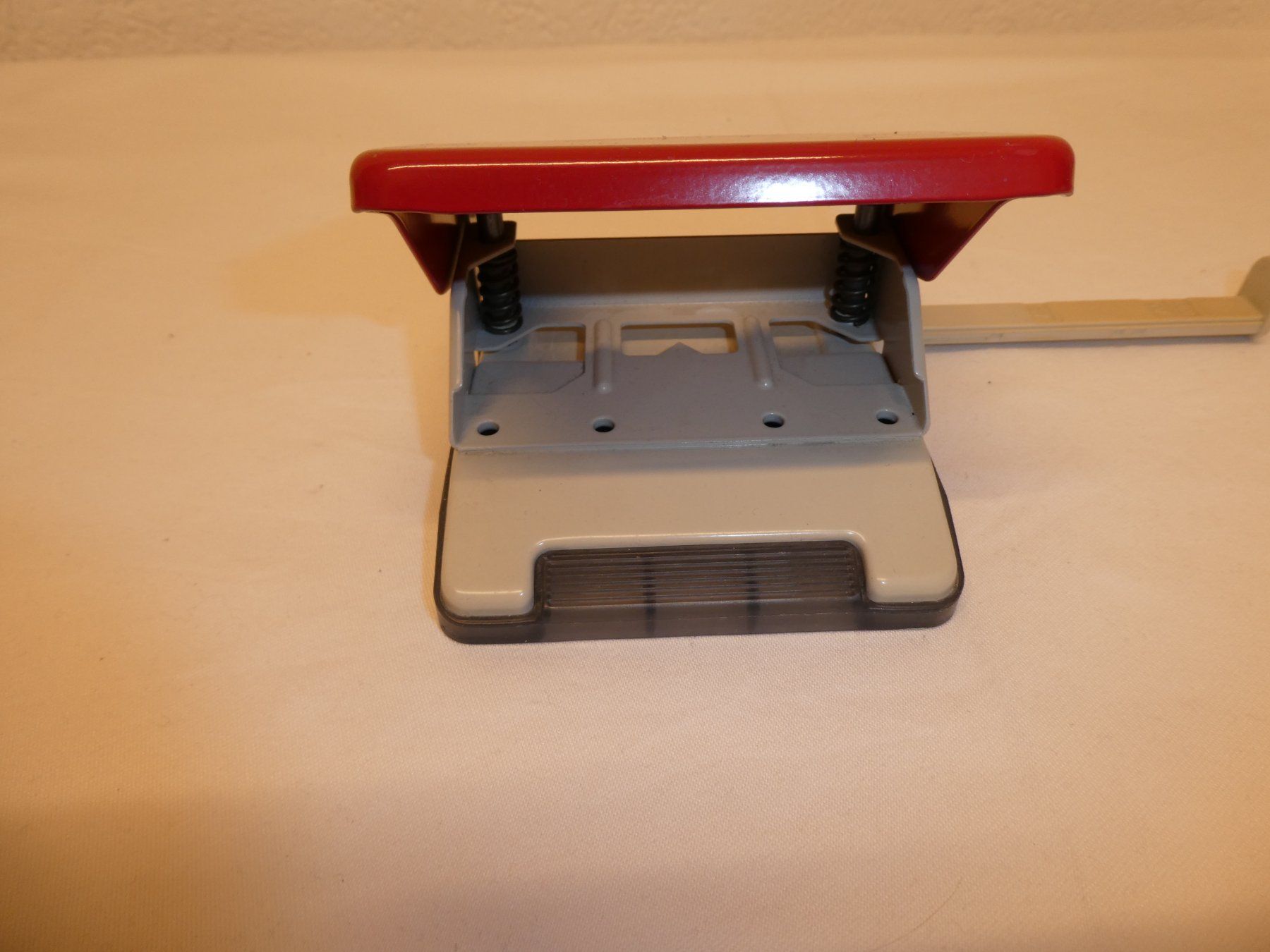 Raccoglitori: Locher, Leitz 5008 – rot – Usato da Tann venduto da Geepap 2