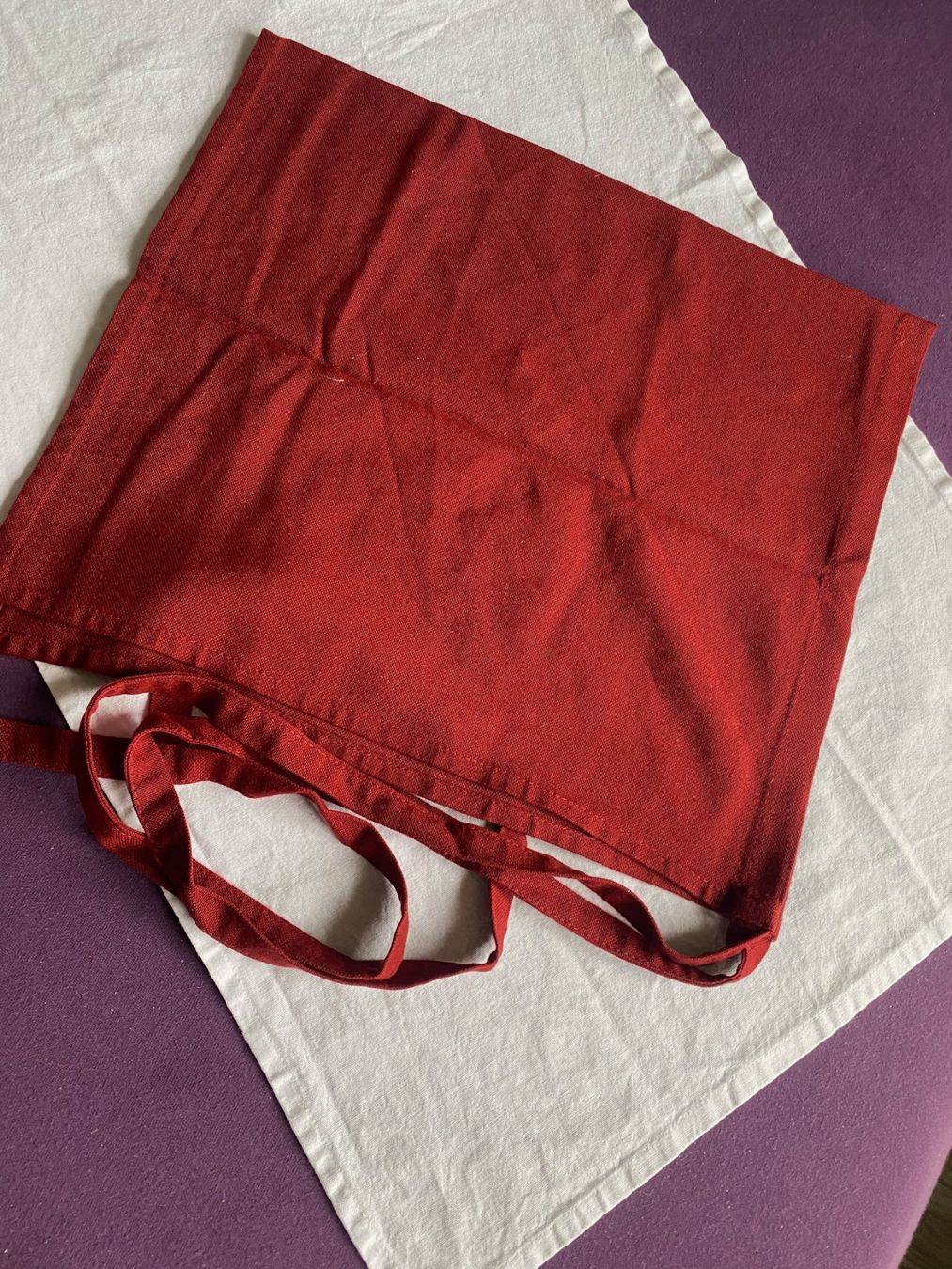 Altro per Abbigliamento & Protezione sul lavoro: Bistroschürze weinrot kurz – Usato da Allenwinden venduto da Obalu 1