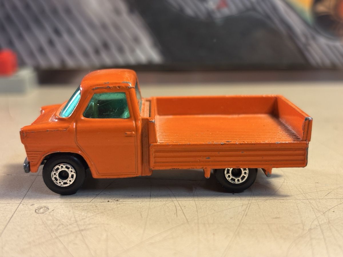 Matchbox Modellini d'auto: Matchbox Ford Transit – Usato da Möriken AG venduto da Classics16 2