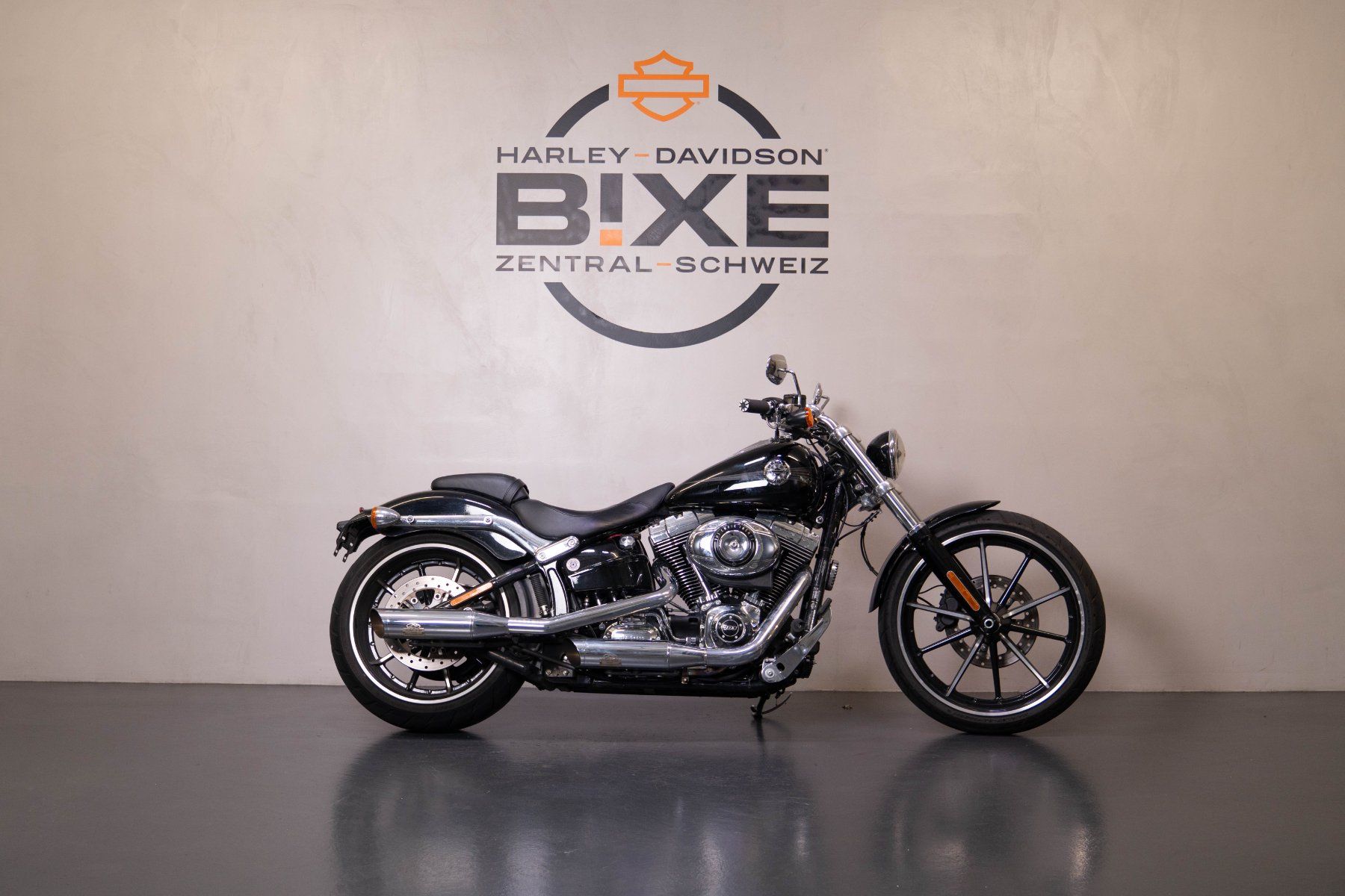 Harley-Davidson Chopper: Harley Davidson FXSB 103 Breakout – Usato da Hünenberg venduto da Maxim369