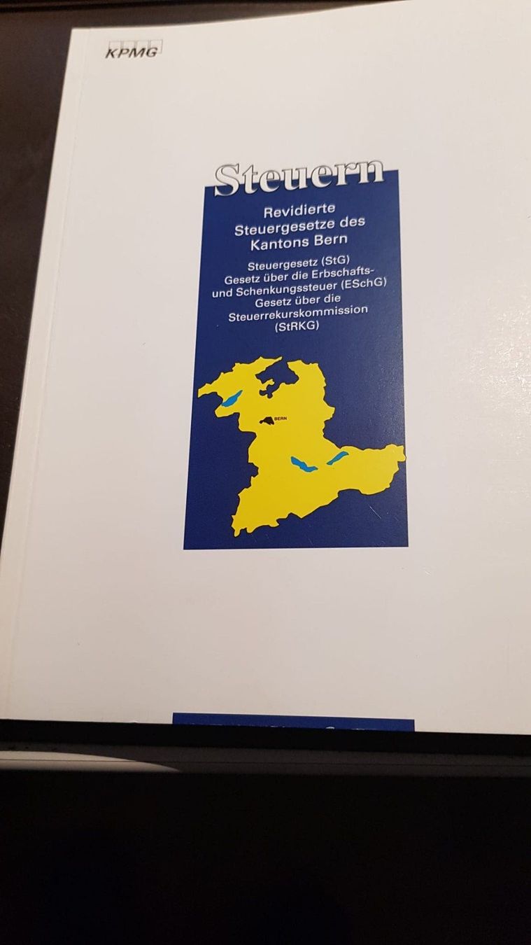 Libri: Steuergesetz Kanton Bern 2001 - GRATIS – Usato da Spiegel b. Bern venduto da sus_xj97