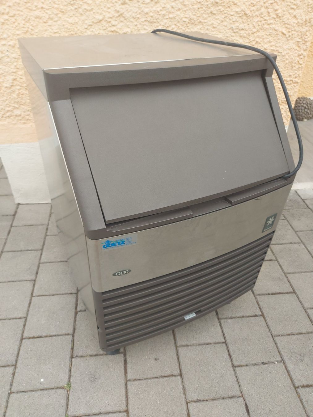 Küchengeräte: Eiswürfelmaschine DE 200-40 – Defekt aus Rheinau von profitronic.shop