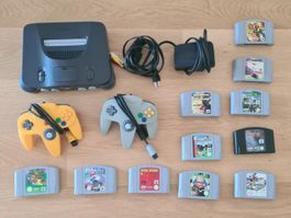 Nintendo 64 & 2 Controllern und 11 Nintendo Game Klassiker
