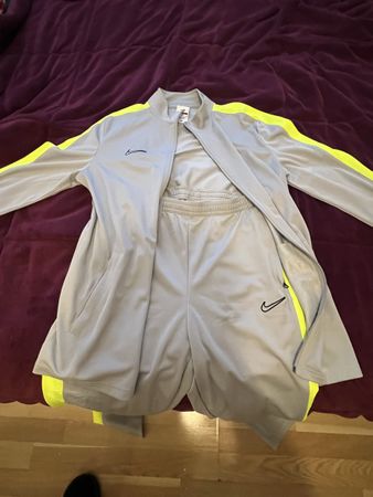 Nike Dri-FIT Trainingsanzug, Grau/Neon, Grösse M - Top!