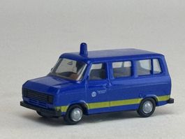 VE1- Herpa Ford Transit Bus THW