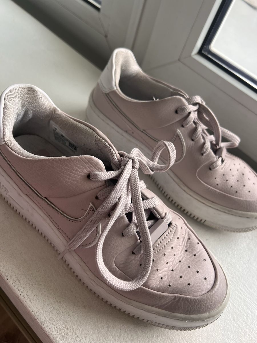 Nike Chaussures femmes: Nike Sneaker – D'occasion à Geroldswil par beam_06 1