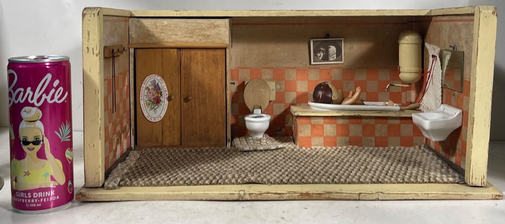 Puppenhaus-Toilette Aus Porzellan – Weiß, Mit Holzsitz, Maßstab 1:12, Ca. 180 Mm Hoch