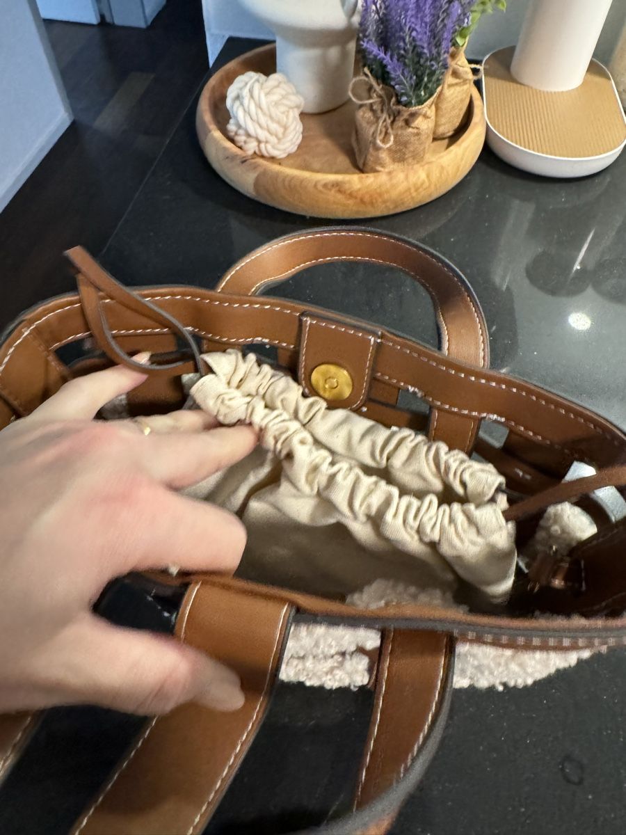 Zara Taschen für Damen: ZARA stylish crossover bag teddy and brown – Neu (gemäss Beschreibung) aus Beringen von Edu-Nati 1