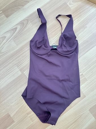 Oysho Bodysuit. Great Fit. Fashionable Plum Colour. Size S.