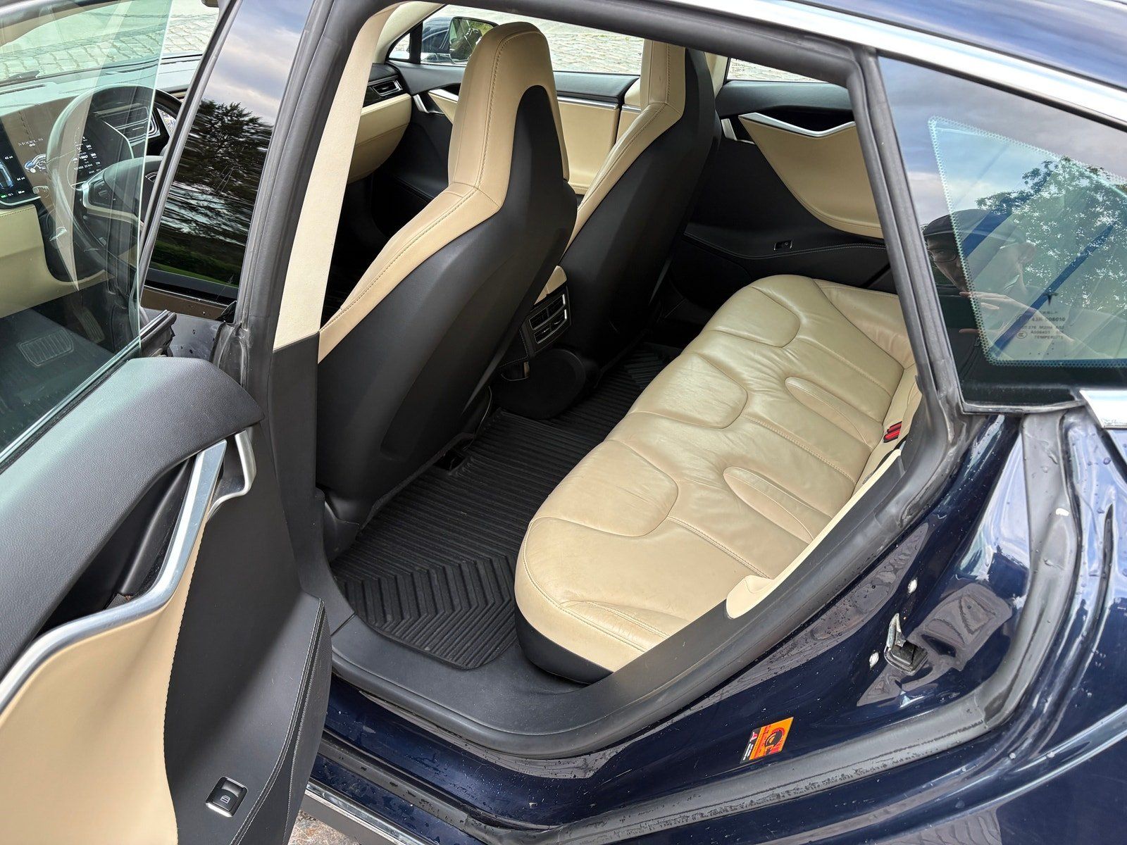 Tesla Automobili: Tesla Model S, Supercharge gratuite, Batterie récente, RCD!! – Usato da Arzier-Le Muids venduto da Charbax 3