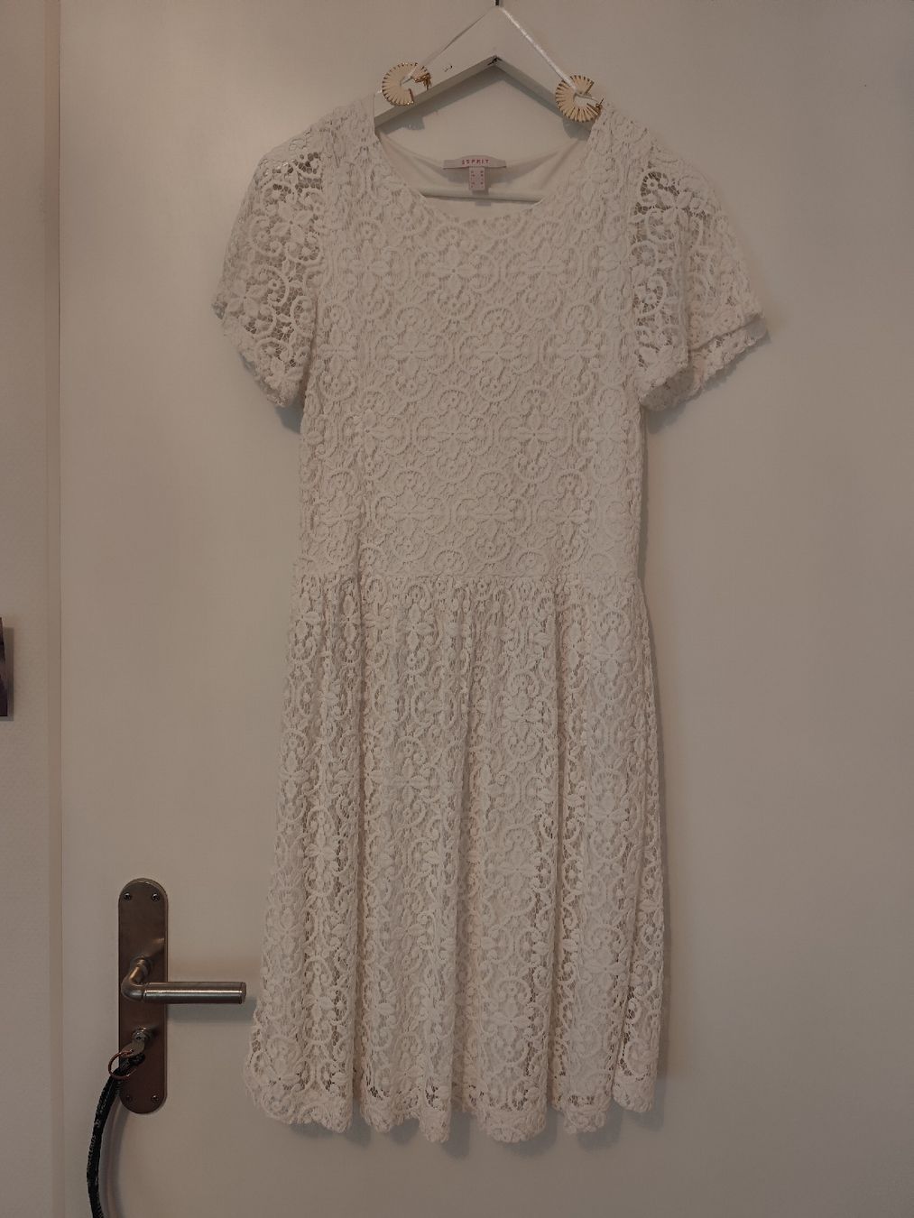 Esprit Robes: Esprit Kleid, mit Ohrenringe – D'occasion à Zürich par Claudia_Zueri