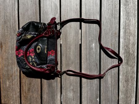 Handtasche Desigual mit Blumenmuster, gebraucht
