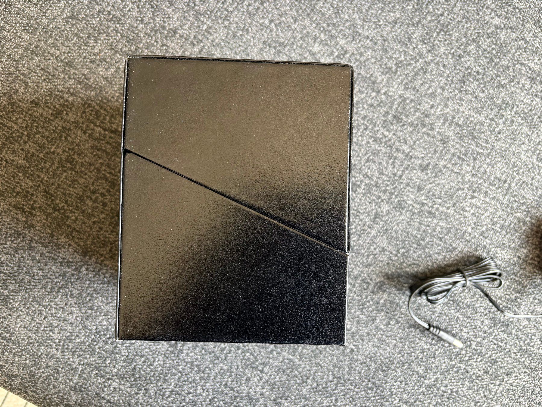 Cofanetto carica e porta orologi: Automatischer Uhrenbeweger Wechselstromadapter oder batterie – Usato da Basel venduto da h4w_h5bq 4