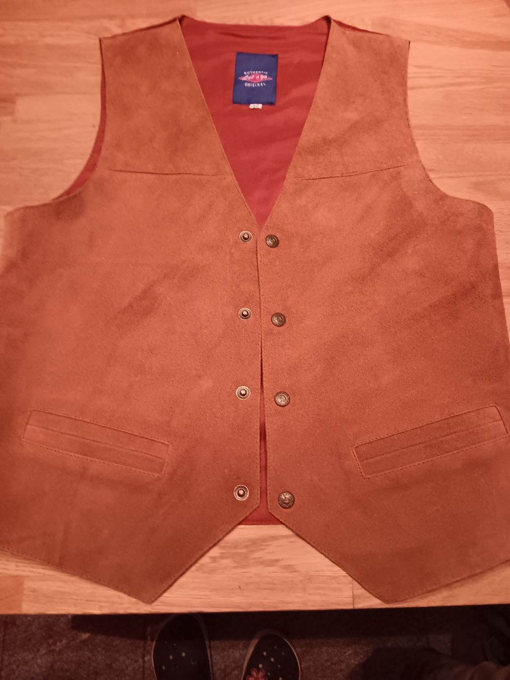 Gilets: Weste aus echtem leder und Satin – D'occasion à Mörel par MJoaoCosta