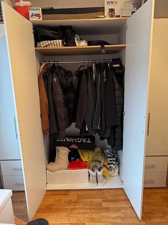 Armadi: Kleiderschrank  – Usato da einigen venduto da unicornhunter 1