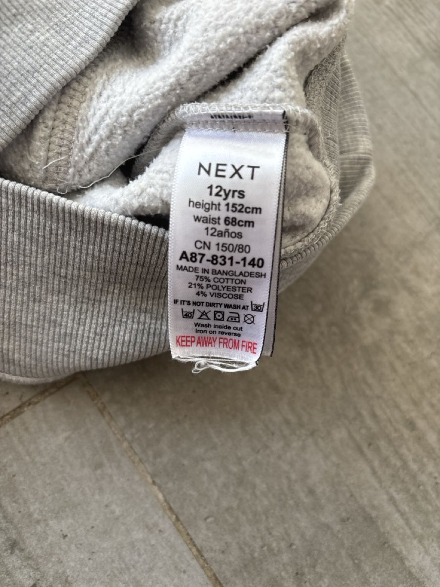 Next Maglioni & Felpe: Sweat-shirt gris taille 152cm – Usato da Colombier NE venduto da mpochon 4