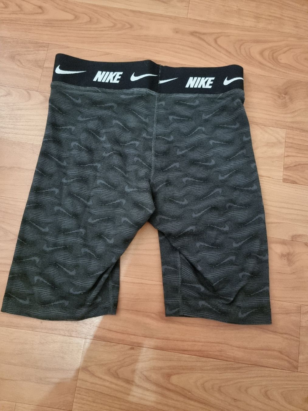 Nike Leggings: Nike Pro Training Shorts - Patterned - Size M - Womens – Usato da Dietlikon venduto da kas_8yyy 1