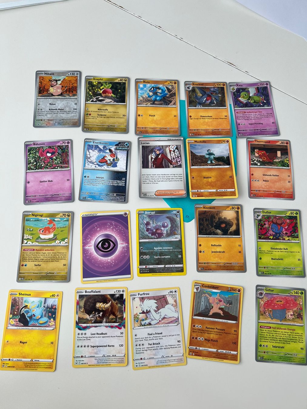 Pokémon Carte collezionabili: 20 Pokemon Karten Set diverse Modelle – Usato da Neuhaus SG venduto da Tanjach