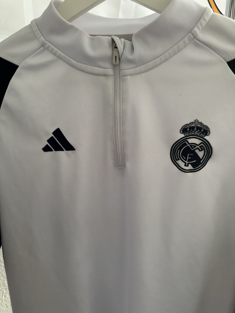 Adidas Costumes: Real Madrid Trainingsanzug Grösse L – D'occasion à Kehrsatz par shabirrezai27 1