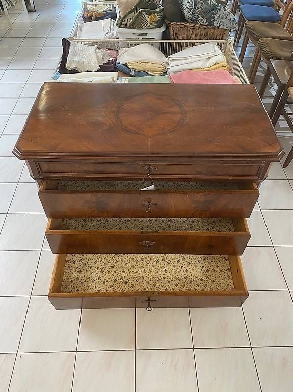 Commodes: Schöne Kommode aus dunklem Holz – D'occasion à Neuhausen am Rheinfall par galleria13 2