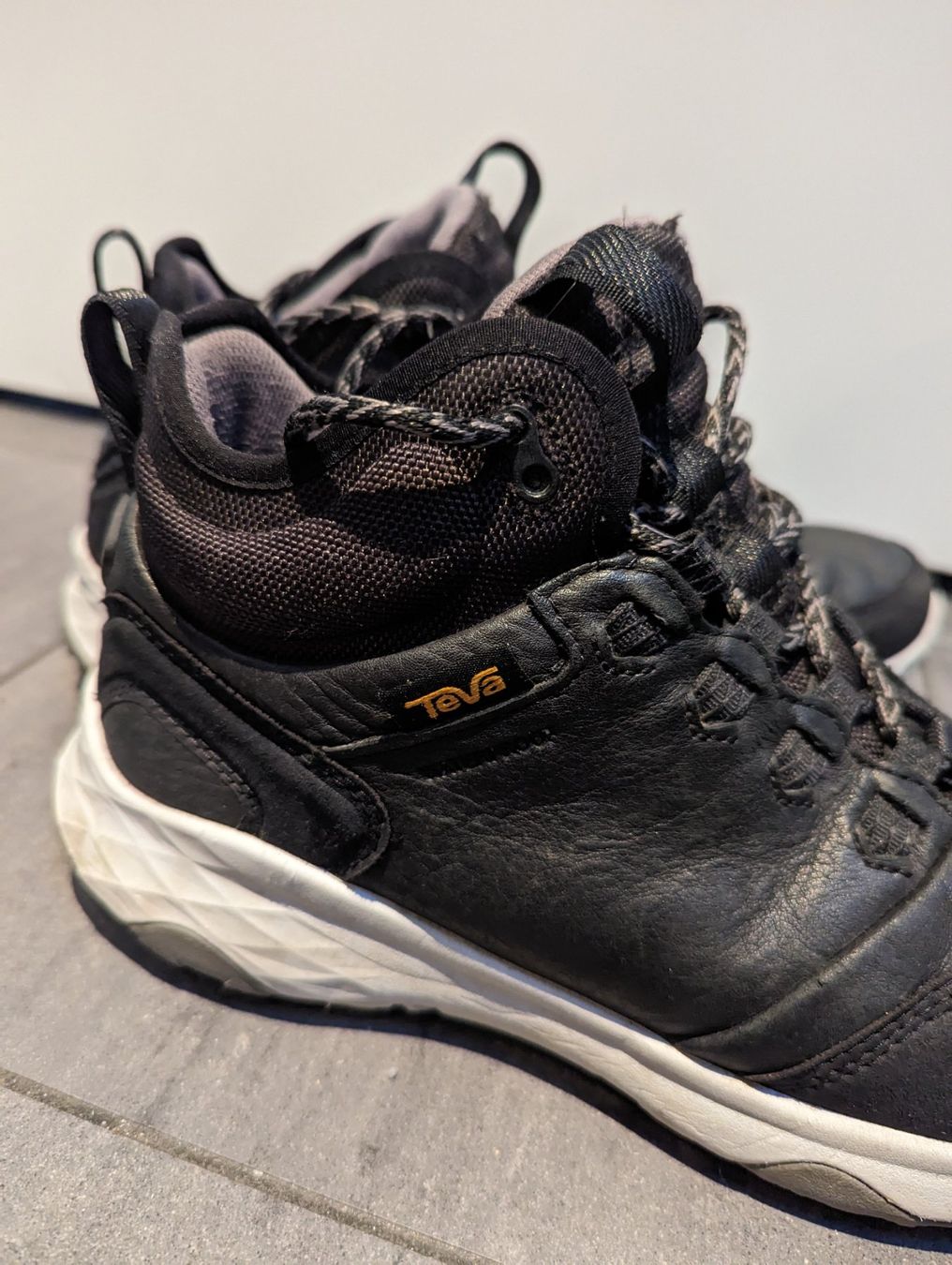 Scarpe da uomo: Teva Outdoorschuhe, Grösse 40 – Usato da Himmelried venduto da Paura